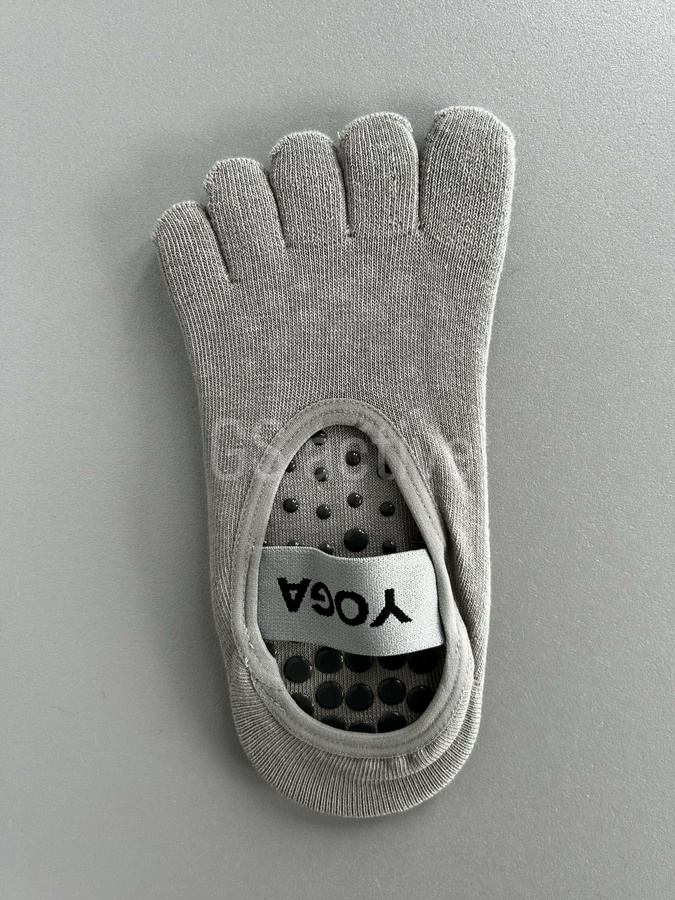 Шкарпетки спортивні з пальцями для йоги, пілатесу, фітнесу сірі Yoga socks gray фото